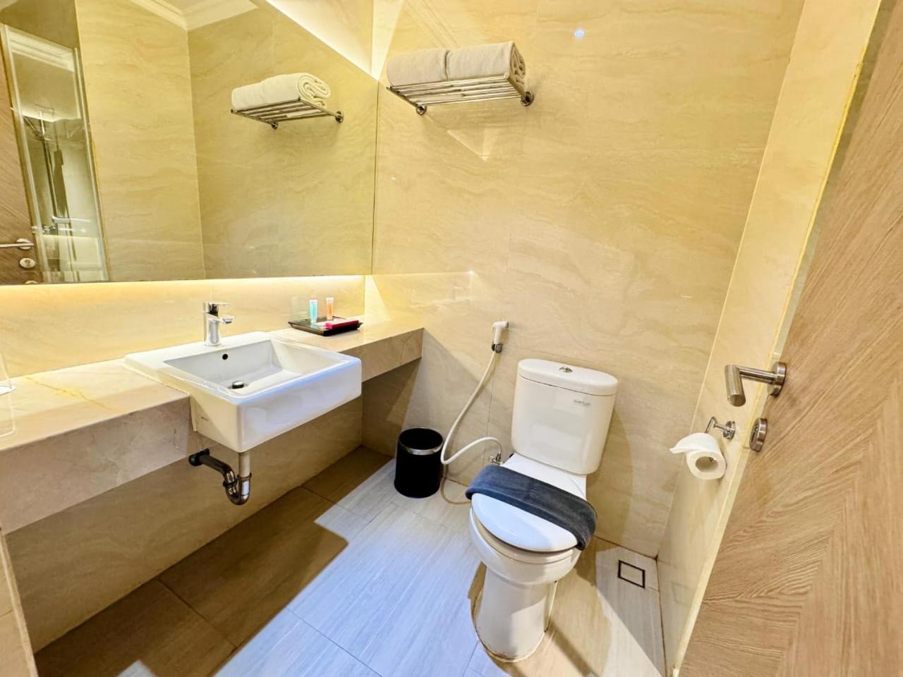 Orchardz Hotel Industri Jakarta Kemayoran Exterior photo